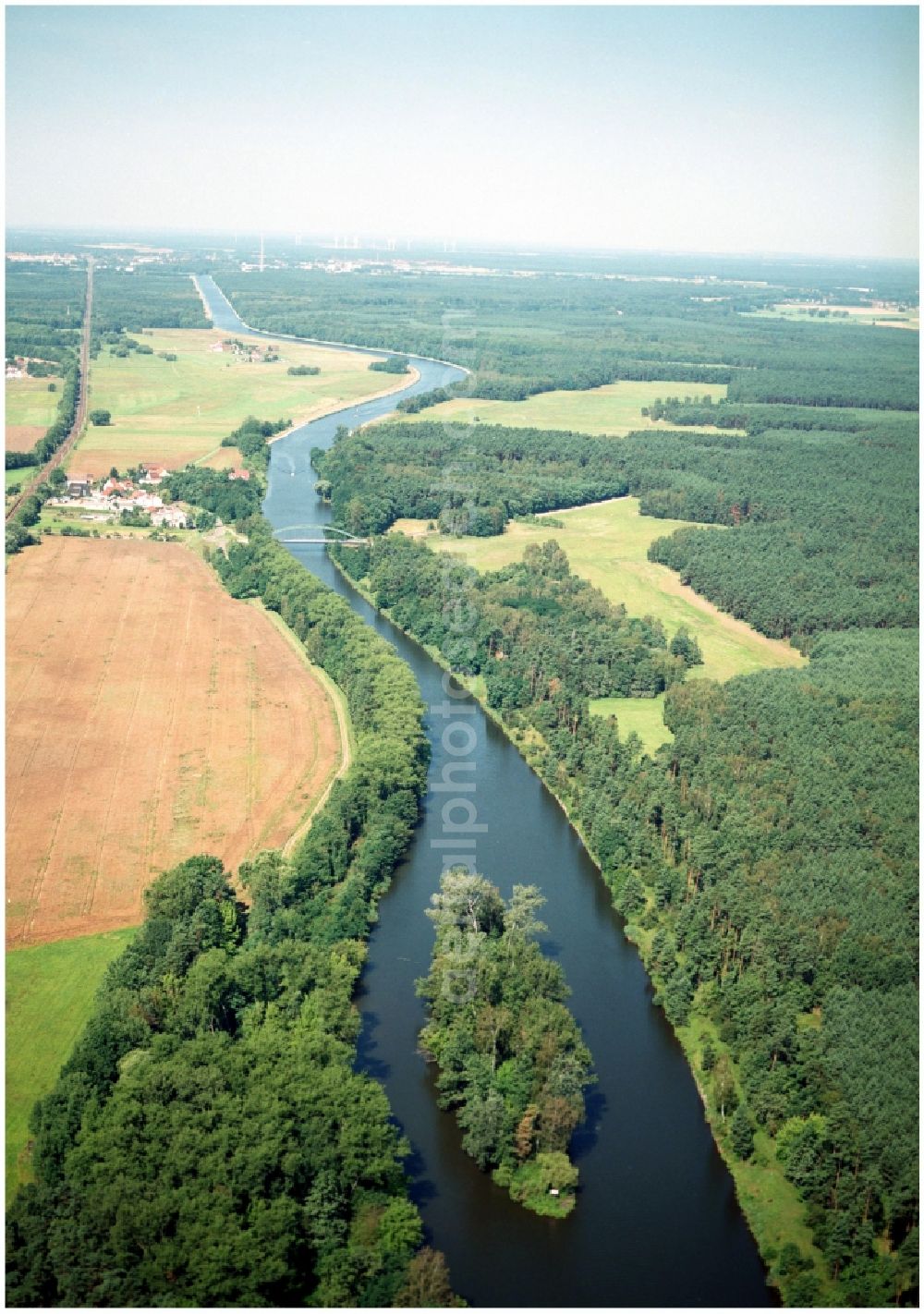 Groß Kreutz (Havel) from the bird's eye view: Riparian zones on the course of the river der Havel in Gross Kreutz (Havel) in the state Brandenburg