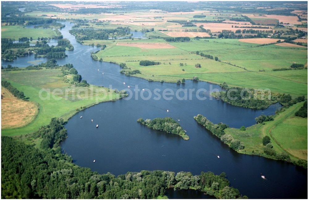 Groß Kreutz (Havel) from the bird's eye view: Riparian zones on the course of the river der Havel in Gross Kreutz (Havel) in the state Brandenburg