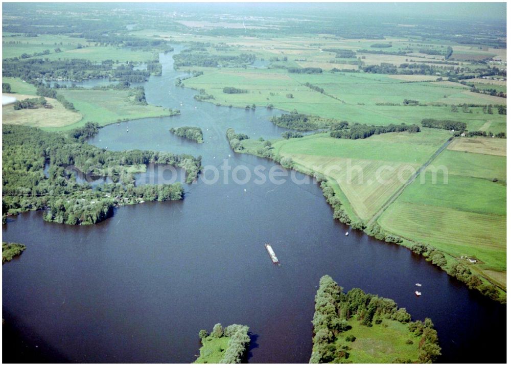 Aerial image Groß Kreutz (Havel) - Riparian zones on the course of the river der Havel in Gross Kreutz (Havel) in the state Brandenburg