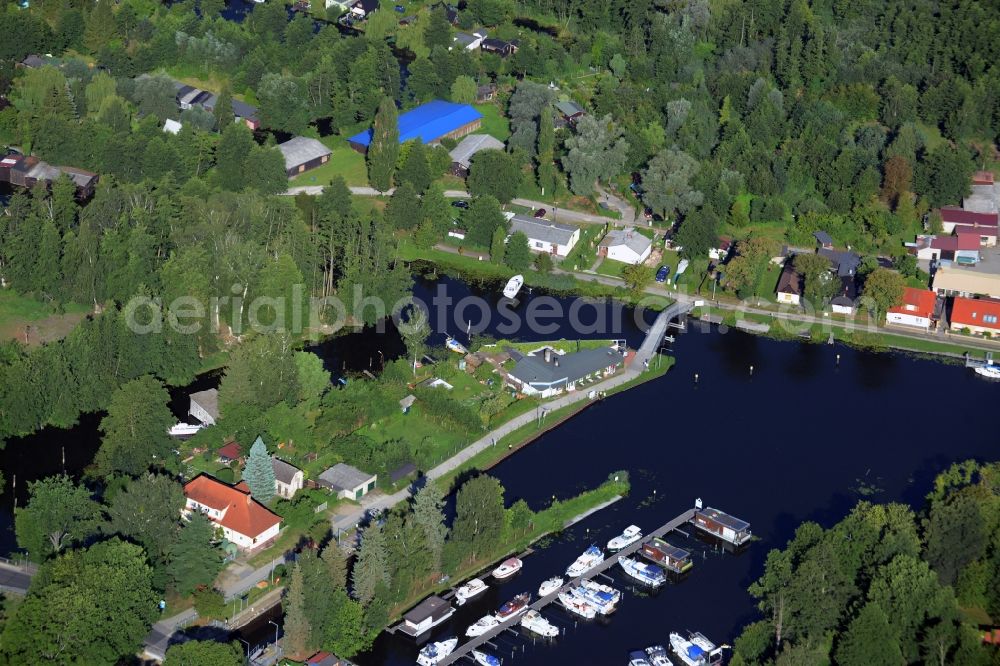 Aerial image Zehdenick - Riparian zones on the course of the river Havel near the Treidelweg in Zehdenick in the state Brandenburg