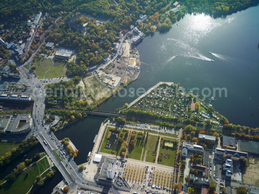 Aerial photograph Potsdam - Riparian zones on the course of the river Havel at the Neustaedter Havelbucht in Potsdam in the state Brandenburg