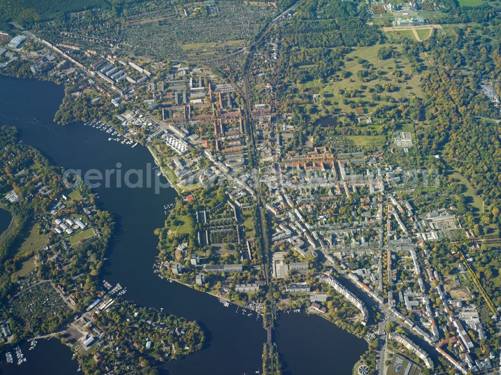 Aerial image Potsdam - Riparian zones on the course of the river der Havel in Potsdam in the state Brandenburg