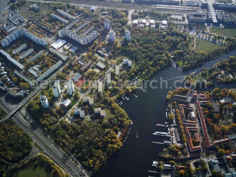 Aerial photograph Potsdam - Riparian zones on the course of the river Havel to the Tiefen See in Potsdam in the state Brandenburg