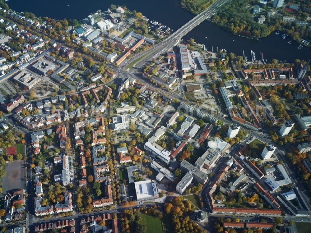 Aerial image Potsdam - Riparian zones on the course of the river Havel to the Tiefen See in Potsdam in the state Brandenburg