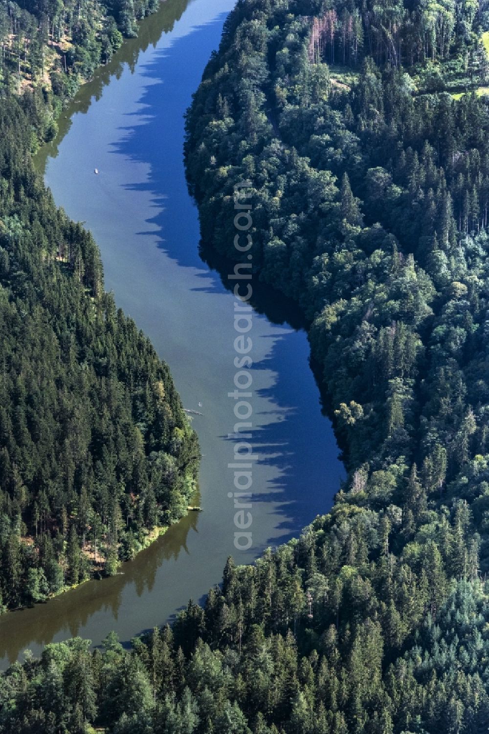 Aerial photograph Salzweg - Riparian zones on the course of the river of Ilz in Salzweg in the state Bavaria, Germany