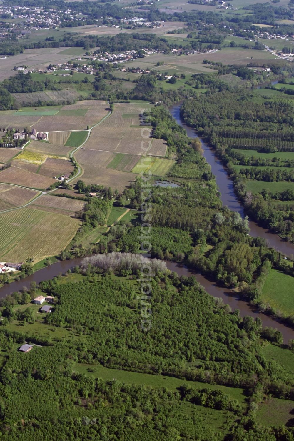 Aerial image Fronsac - Riparian zones on the course of the river Isle in Fronsac in Aquitaine Limousin Poitou-Charentes, France