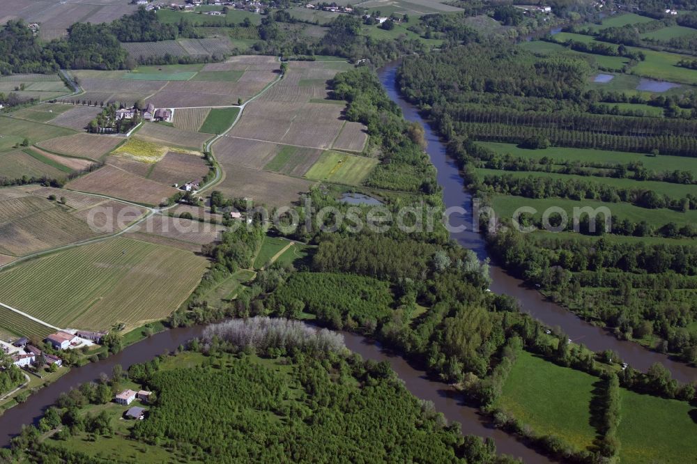 Aerial photograph Fronsac - Riparian zones on the course of the river Isle in Fronsac in Aquitaine Limousin Poitou-Charentes, France