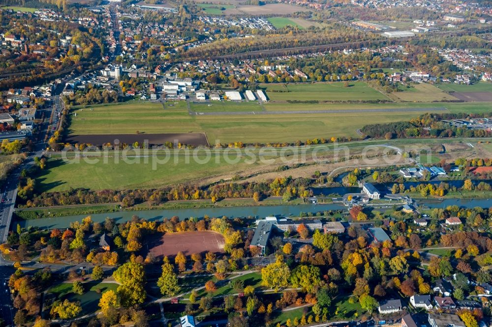 Hamm from above - Riparian zones on the course of the Lippe river and the Datteln Hamm canal in Hamm in the state North Rhine-Westphalia. Next to it the airfield of the Luftsport Club Hamm e.V