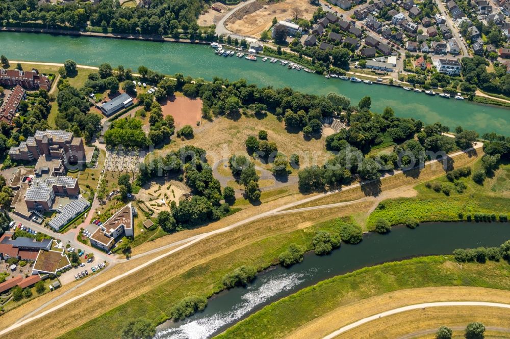 Dorsten from the bird's eye view: Riparian zones on the course of the river of Lippe in Dorsten in the state North Rhine-Westphalia, Germany