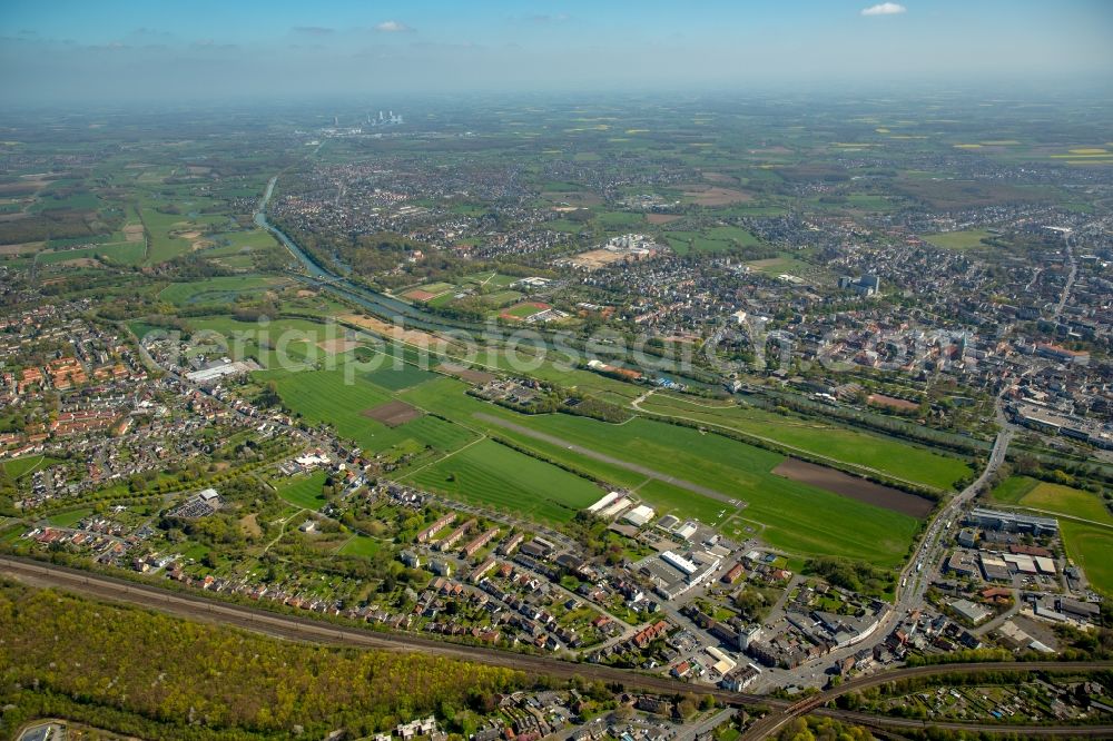 Hamm from the bird's eye view: Riparian zones on the course of the river in Hamm in the state North Rhine-Westphalia