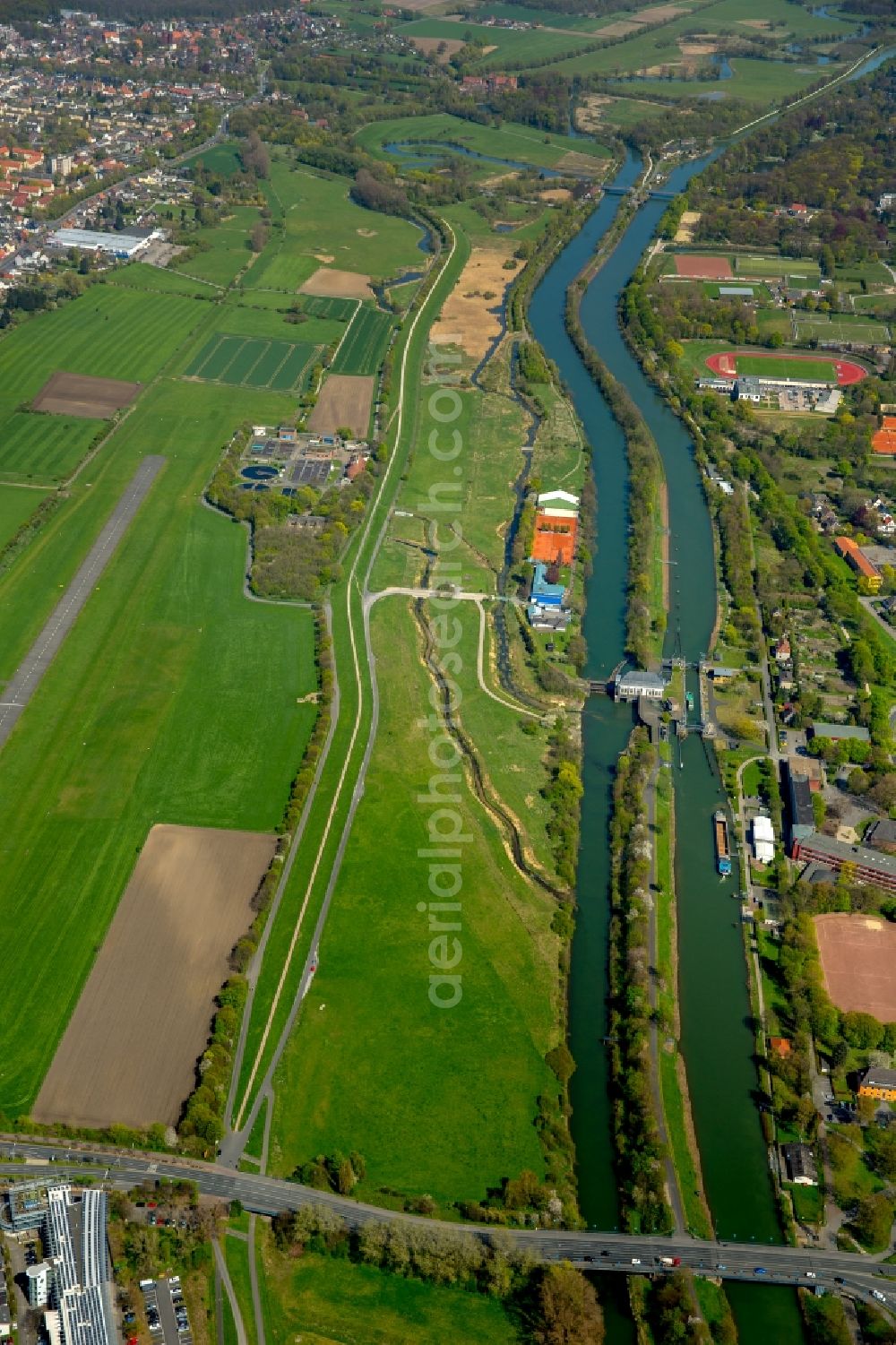 Aerial image Hamm - Riparian zones on the course of the river in Hamm in the state North Rhine-Westphalia