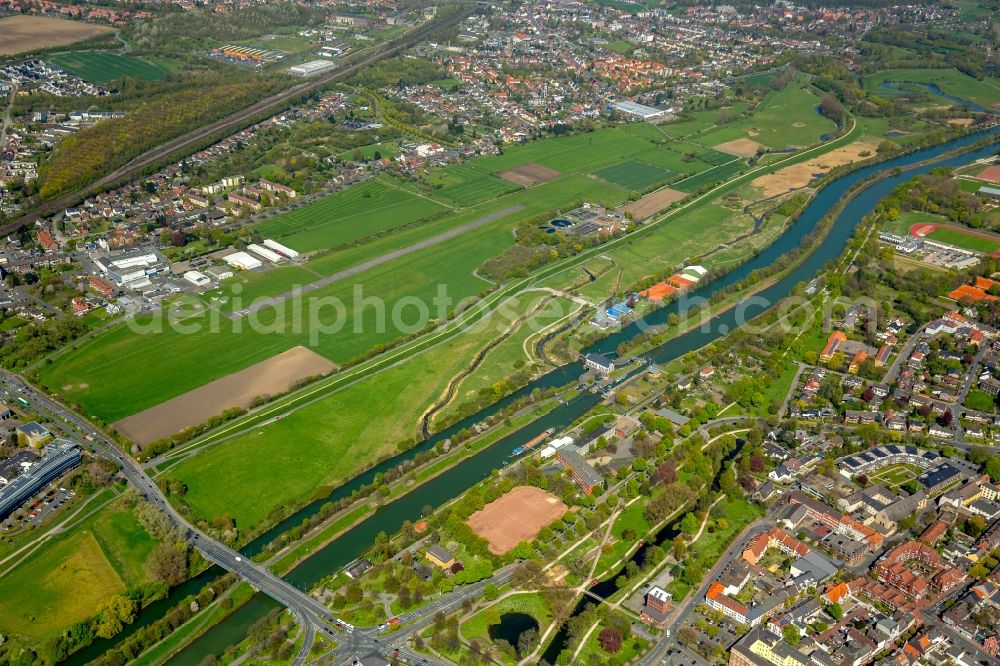 Aerial photograph Hamm - Riparian zones on the course of the river in Hamm in the state North Rhine-Westphalia