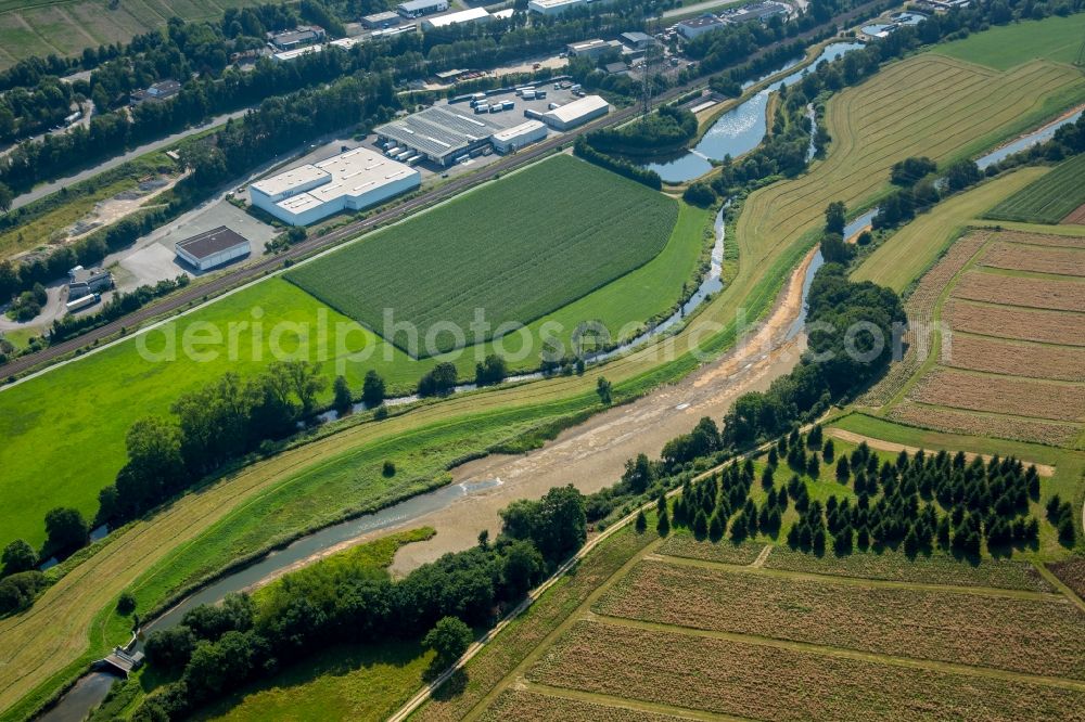 Aerial photograph Bestwig - Riparian zones on the course of the river Luchtmuecke with low water mark and the Ruhr in Bestwig in the state North Rhine-Westphalia