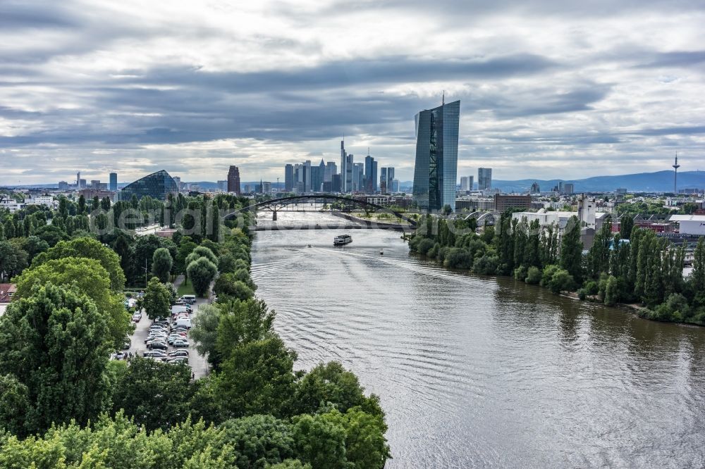 Frankfurt am Main from above - Riparian zones on the course of the river of Main destrict Ostend in Frankfurt in the state Hesse