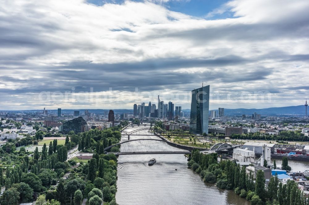 Aerial image Frankfurt am Main - Riparian zones on the course of the river of Main destrict Ostend in Frankfurt in the state Hesse