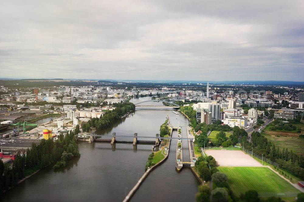 Aerial image Frankfurt am Main - Riparian zones on the course of the river of Main destrict Ostend in Frankfurt in the state Hesse