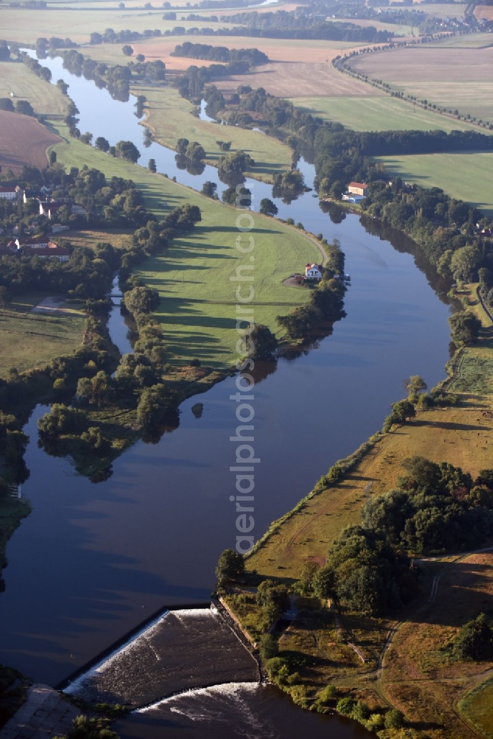 Dehnitz from the bird's eye view: Riparian zones on the course of the river der Mulde in Dehnitz in the state Saxony