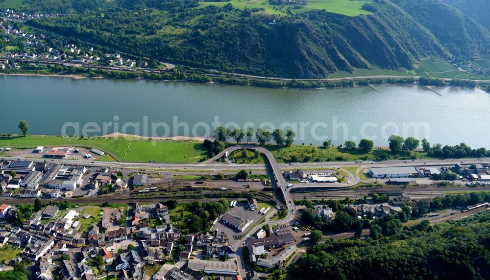 Brohl-Lützing from above - Riparian zones on the course of the river of the Rhine river in Brohl-Luetzing in the state Rhineland-Palatinate, Germany