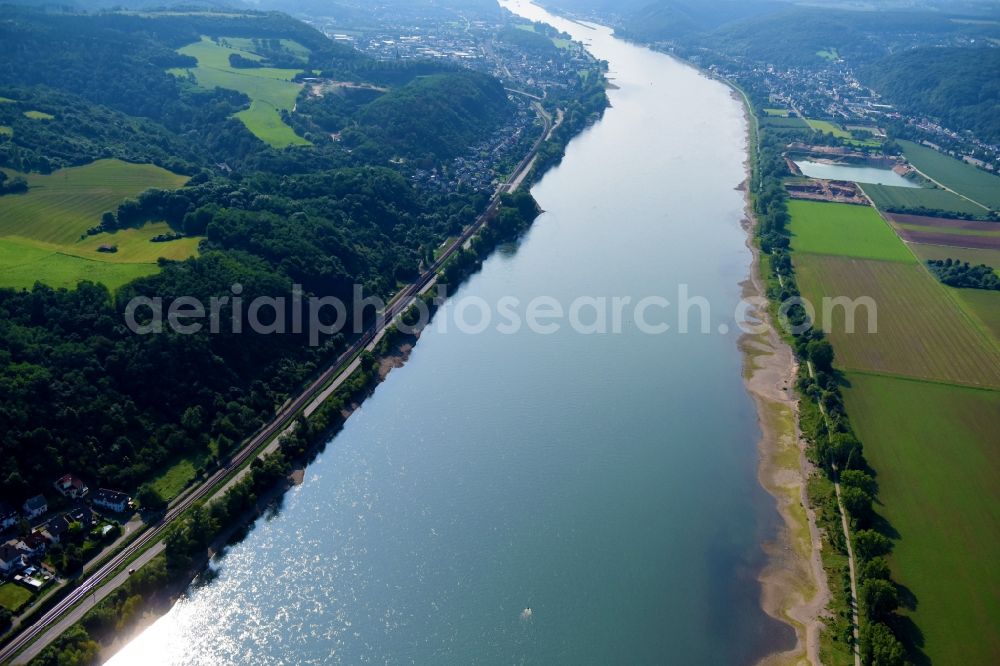 Aerial image Dattenberg - Riparian zones on the course of the river of the Rhine river in Dattenberg in the state Rhineland-Palatinate, Germany