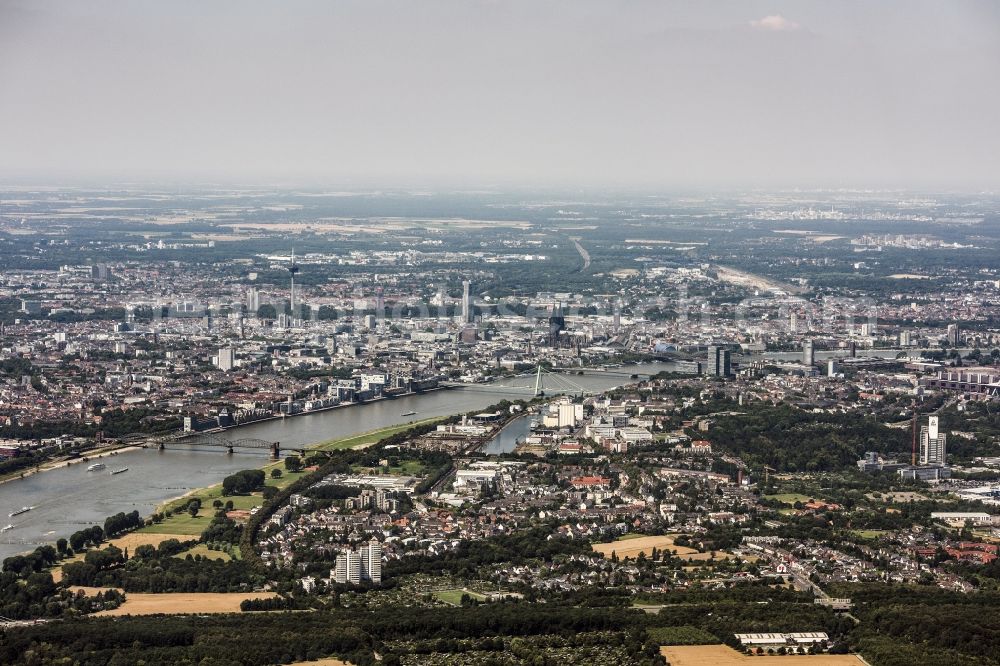 Köln from above - Riparian zones on the course of the river of Rhine in Cologne in the state North Rhine-Westphalia