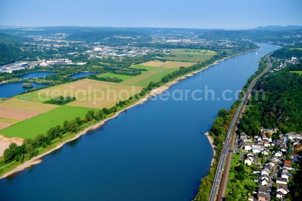 Aerial image Leubsdorf - Riparian zones on the course of the river of the Rhine river in Leubsdorf in the state Rhineland-Palatinate, Germany