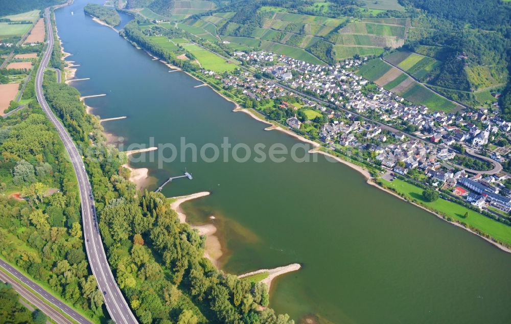 Aerial image Leutesdorf - Riparian zones on the course of the river of the Rhine river in Leutesdorf in the state Rhineland-Palatinate, Germany