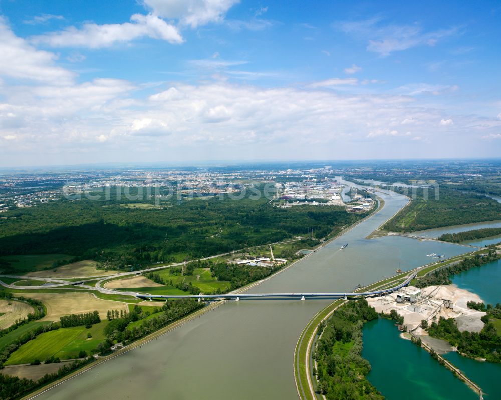 Neuried from above - Riparian zones on the course of the river of the Rhine river in Neuried in the state Baden-Wuerttemberg, Germany