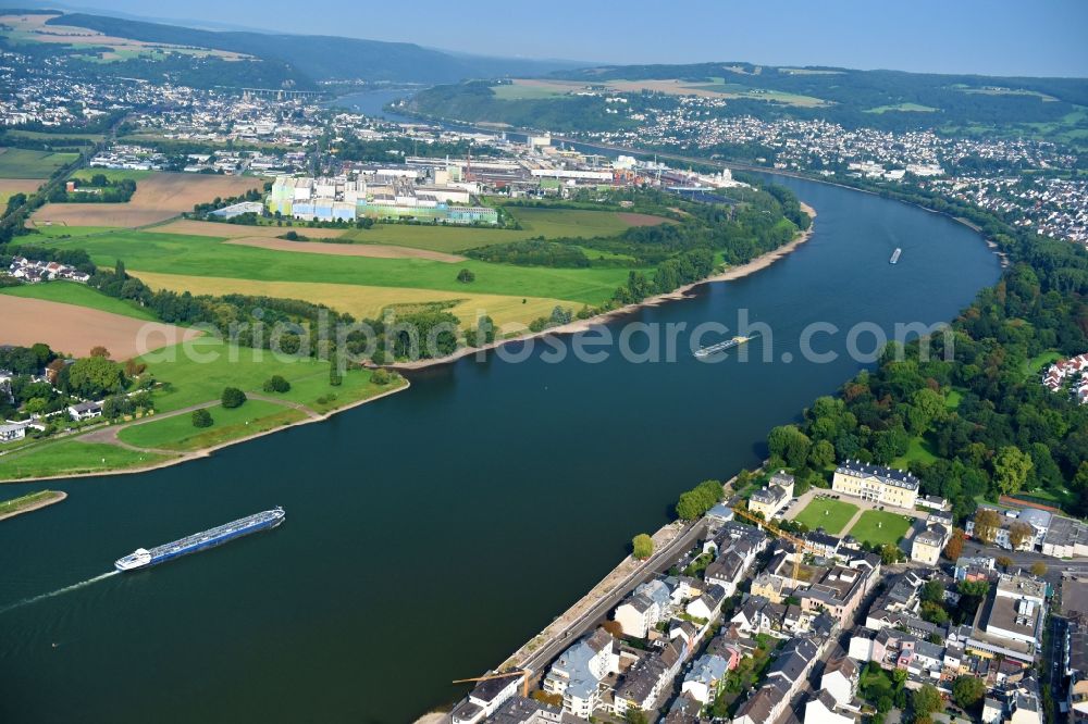 Neuwied from above - Riparian zones on the course of the river of the Rhine river in Neuwied in the state Rhineland-Palatinate, Germany