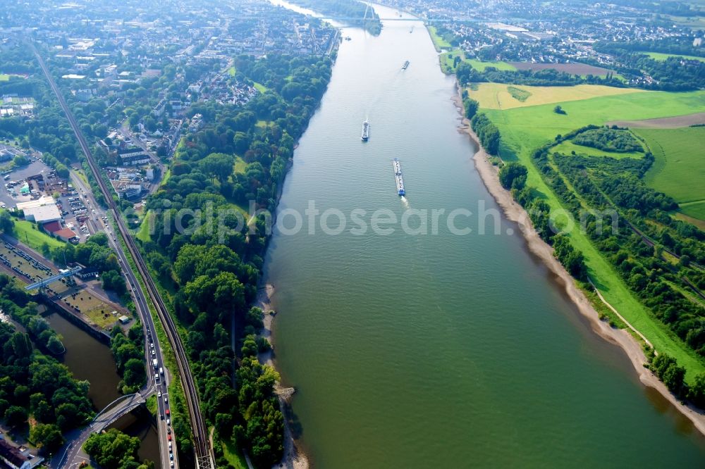 Neuwied from above - Riparian zones on the course of the river of the Rhine river in Neuwied in the state Rhineland-Palatinate, Germany