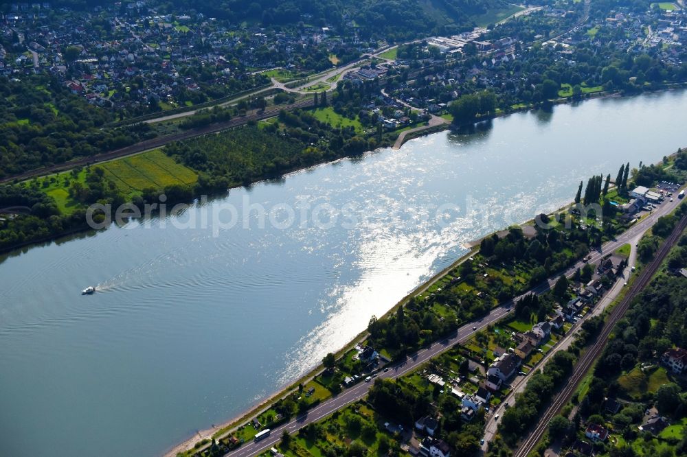 Remagen from above - Riparian zones on the course of the river of the Rhine river in the district Oberwinter in Remagen in the state Rhineland-Palatinate, Germany