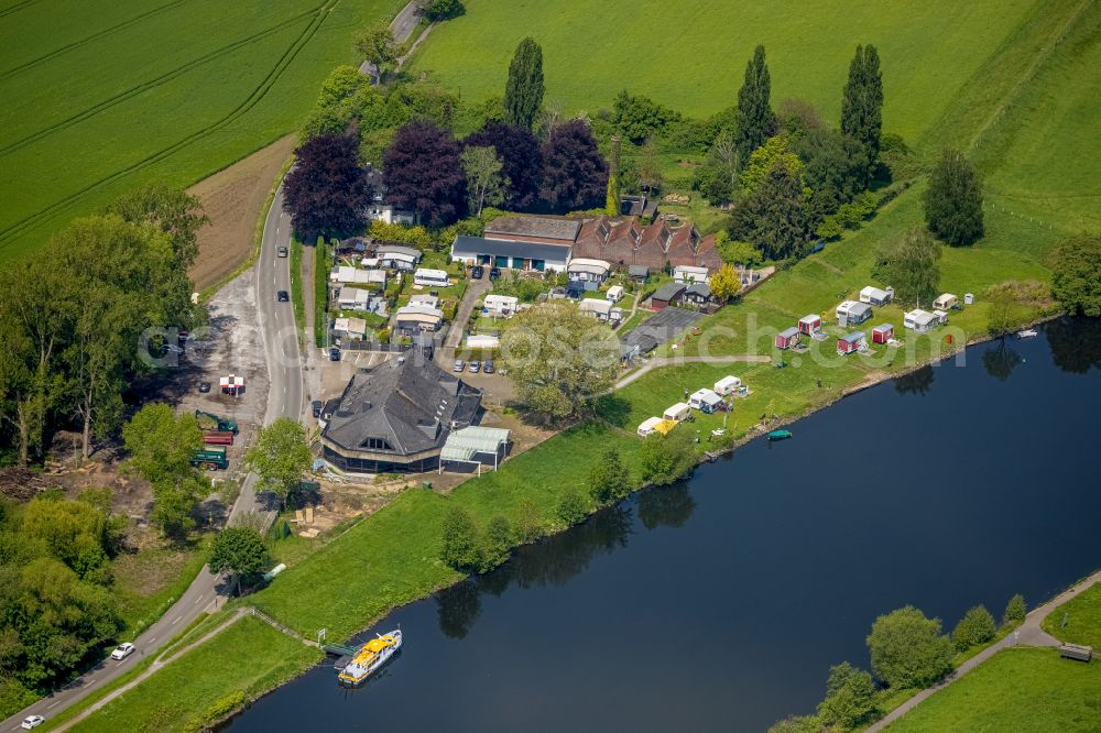 Aerial image Mülheim an der Ruhr - Riparian zones on the course of the river on Rhurtalhang in Muelheim on the Ruhr in the state North Rhine-Westphalia