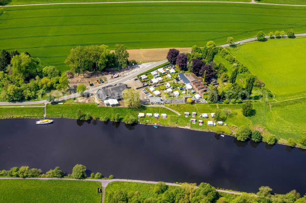 Aerial photograph Mülheim an der Ruhr - Riparian zones on the course of the river on Rhurtalhang in Muelheim on the Ruhr in the state North Rhine-Westphalia