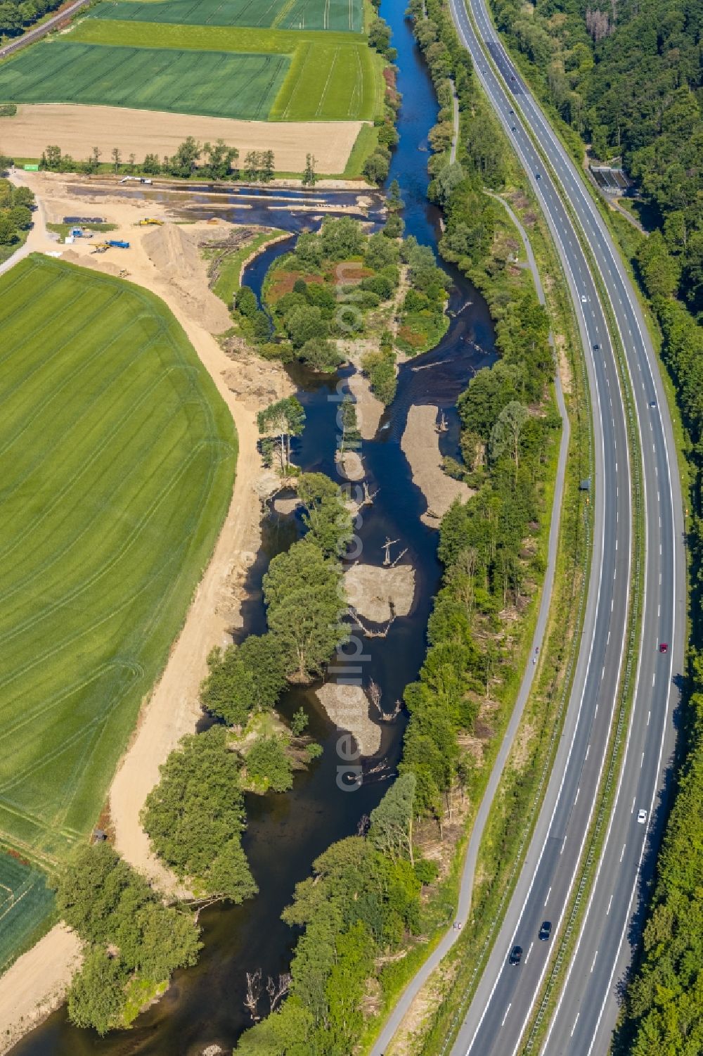 Arnsberg from the bird's eye view: Riparian zones on the course of the river the Ruhr on motorway A445 in Arnsberg in the state North Rhine-Westphalia, Germany