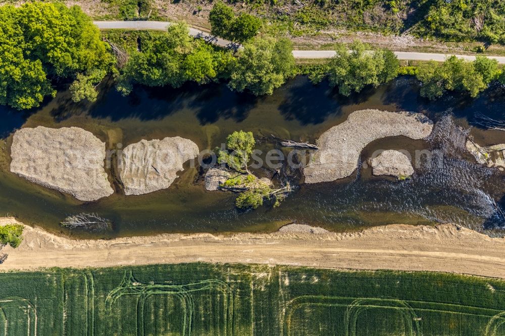 Aerial image Arnsberg - Riparian zones on the course of the river the Ruhr on motorway A445 in Arnsberg in the state North Rhine-Westphalia, Germany