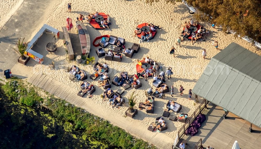 Aerial photograph Essen - Riparian zones on the course of the ruhr- river near the public bathing beach Seaside Beach Baldeney in Essen in the state North Rhine-Westphalia