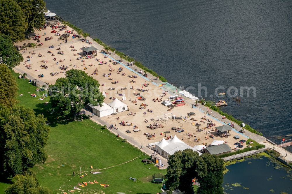 Aerial image Essen - Riparian zones on the course of the ruhr- river near the public bathing beach Seaside Beach Baldeney in Essen in the state North Rhine-Westphalia