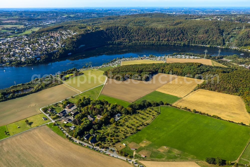 Hagen from the bird's eye view: Riparian zones on the course of the river the Ruhr in Hagen in the state North Rhine-Westphalia, Germany