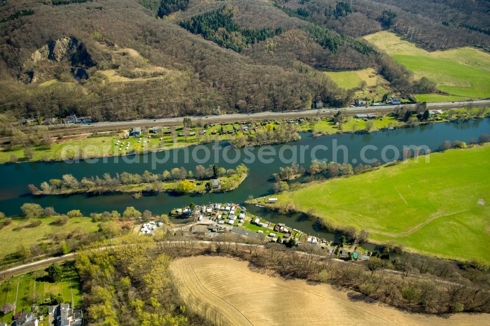 Witten from the bird's eye view: Riparian zones on the course of the river the Ruhr in the district Bommern in Witten in the state North Rhine-Westphalia