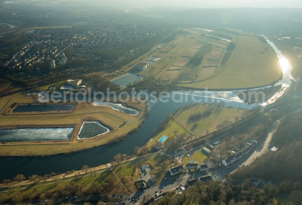 Essen from above - Riparian zones on the course of the river Ruhr islands between Steele and Ueberruhr in the district Stadtbezirke VII in Essen in the state North Rhine-Westphalia