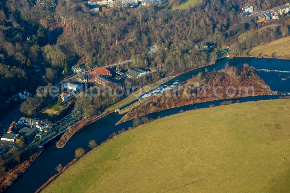 Aerial photograph Essen - Riparian zones on the course of the river der Ruhr on Spillenburger Wehr in the district Stadtbezirke VII in Essen in the state North Rhine-Westphalia