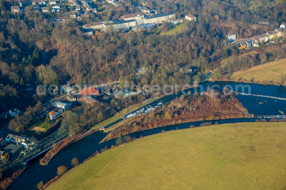 Essen from above - Riparian zones on the course of the river der Ruhr on Spillenburger Wehr in the district Stadtbezirke VII in Essen in the state North Rhine-Westphalia