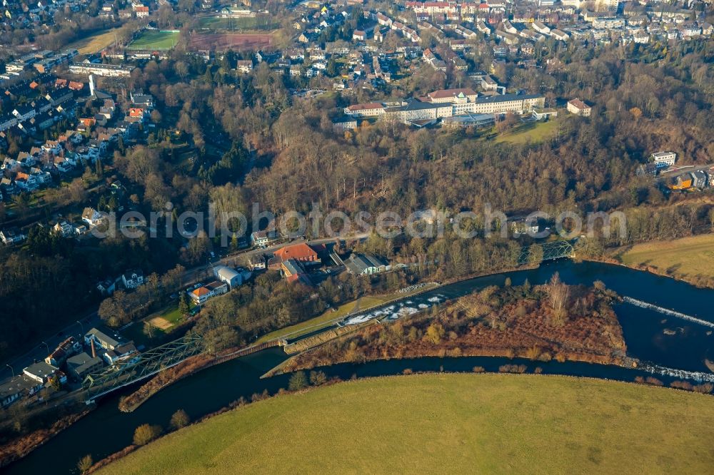 Essen from the bird's eye view: Riparian zones on the course of the river der Ruhr on Spillenburger Wehr in the district Stadtbezirke VII in Essen in the state North Rhine-Westphalia