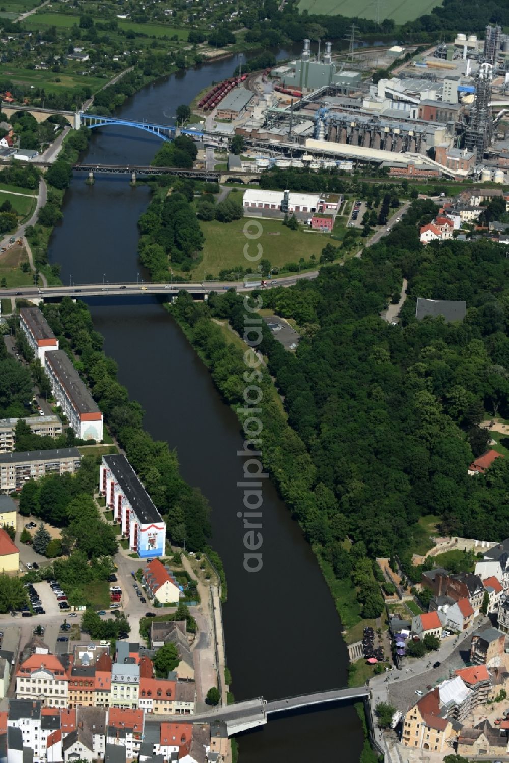 Bernburg (Saale) from above - Riparian zones on the course of the river Saale with the Marketbridge, Annenbridge and two railroad bridges in Bernburg (Saale) in the state Saxony-Anhalt