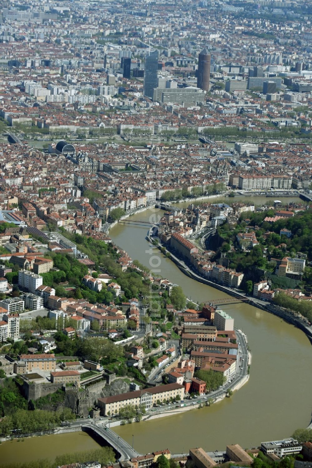 Aerial photograph Lyon - Riparian zones on the course of the river of Saone downtown in Lyon in Auvergne Rhone-Alpes, France