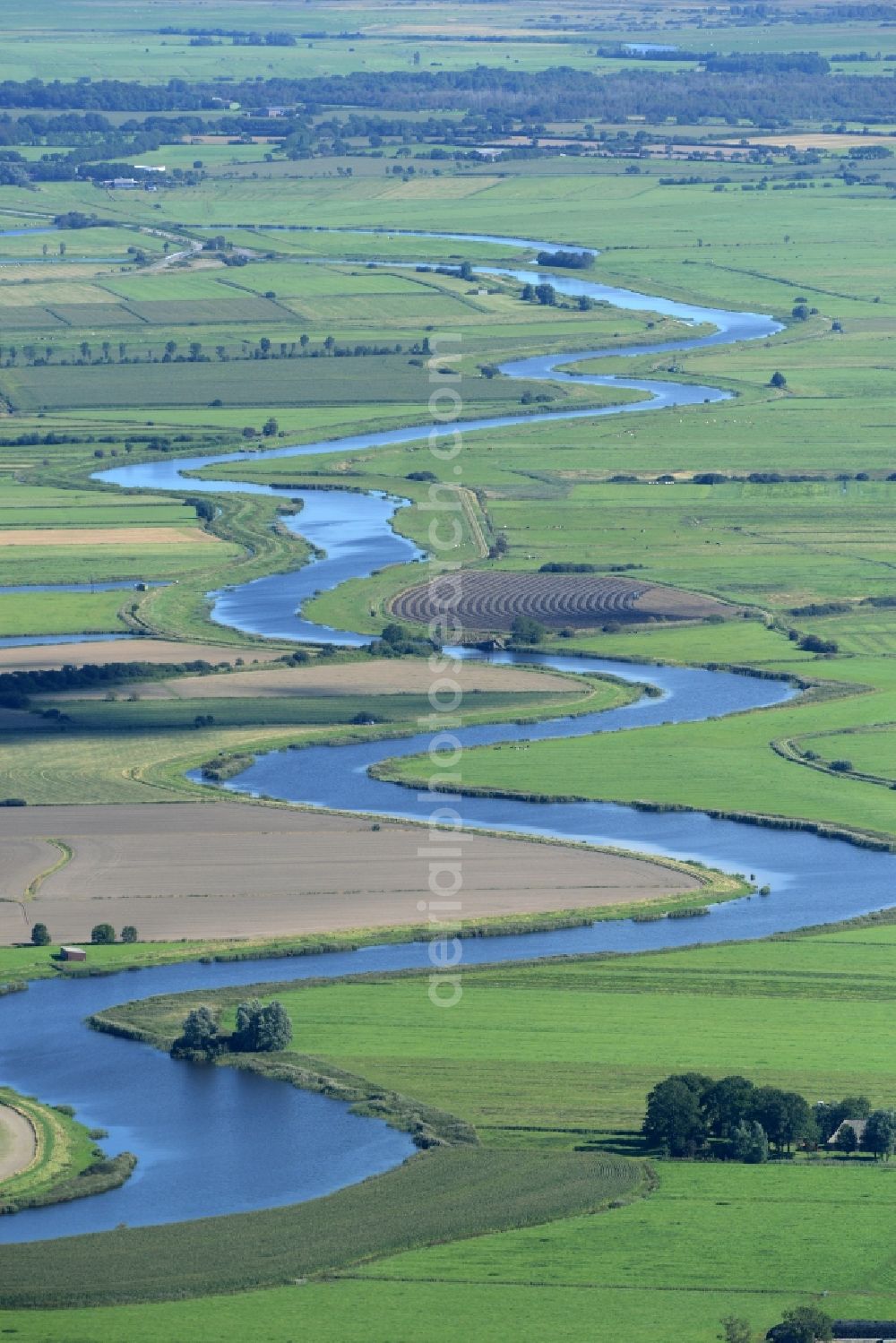 Aerial image Seeth - Riparian zones on the course of the river der Treene in Seeth in the state Schleswig-Holstein