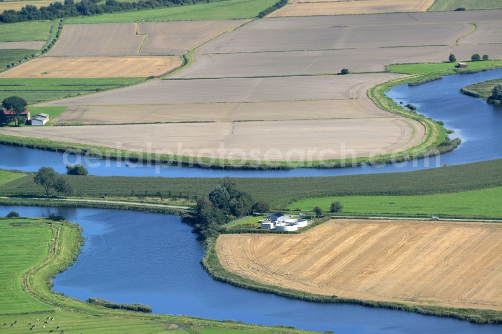 Aerial photograph Seeth - Riparian zones on the course of the river der Treene in Seeth in the state Schleswig-Holstein