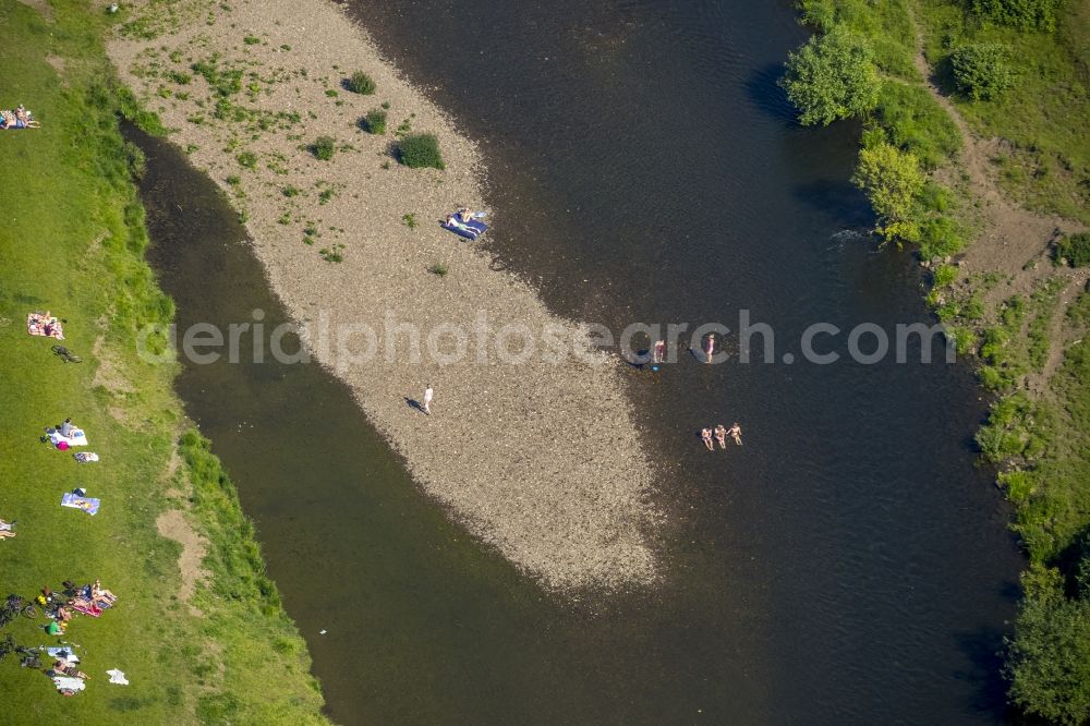 Aerial image Mülheim an der Ruhr - Shore areas of the river course der Ruhr in Muelheim an der Ruhr in the state North Rhine-Westphalia