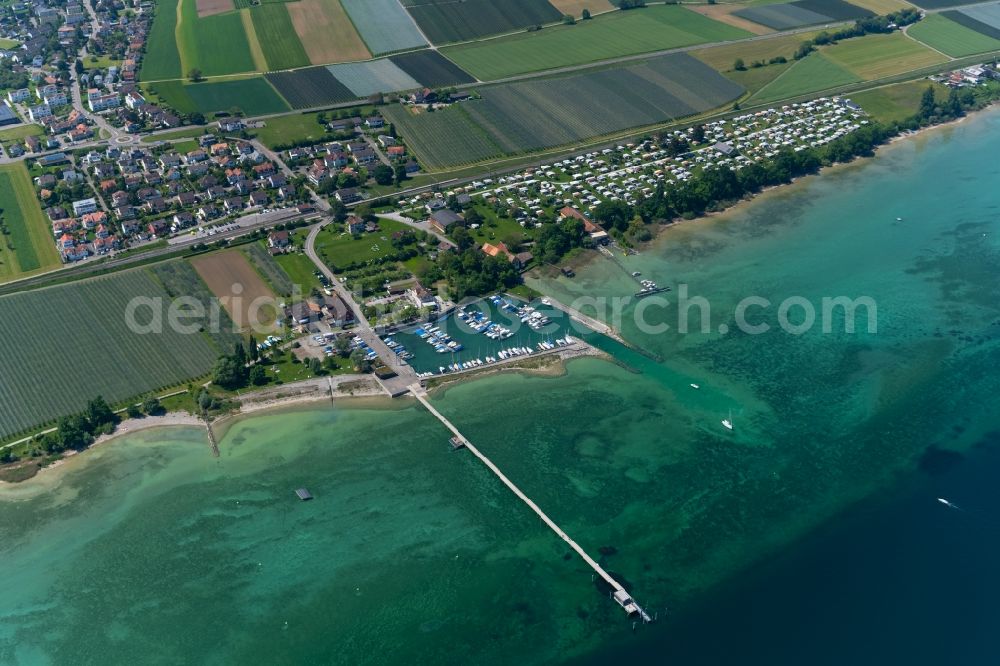 Altnau from the bird's eye view: Beach areas on the mit Sportboothafen in Altnau in the canton Thurgau, Switzerland