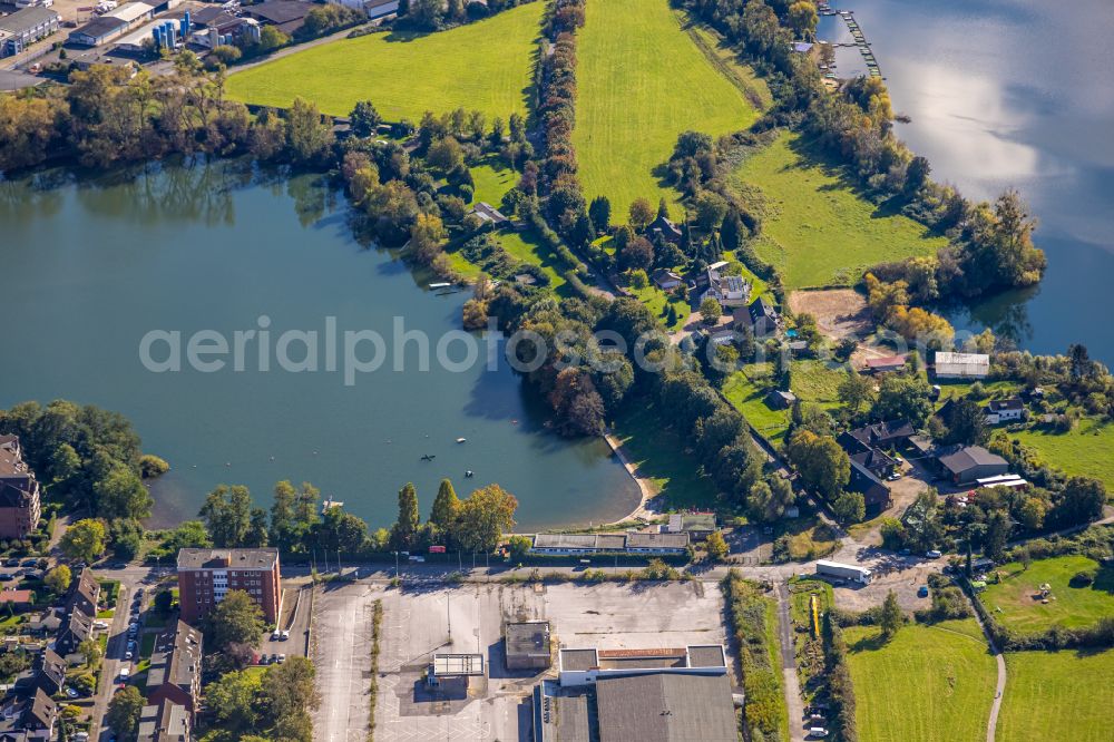 Duisburg from the bird's eye view: Sandy beach areas on the Freibad Grossenbaum on Buscher Strasse in the district Grossenbaum in Duisburg in the state North Rhine-Westphalia, Germany