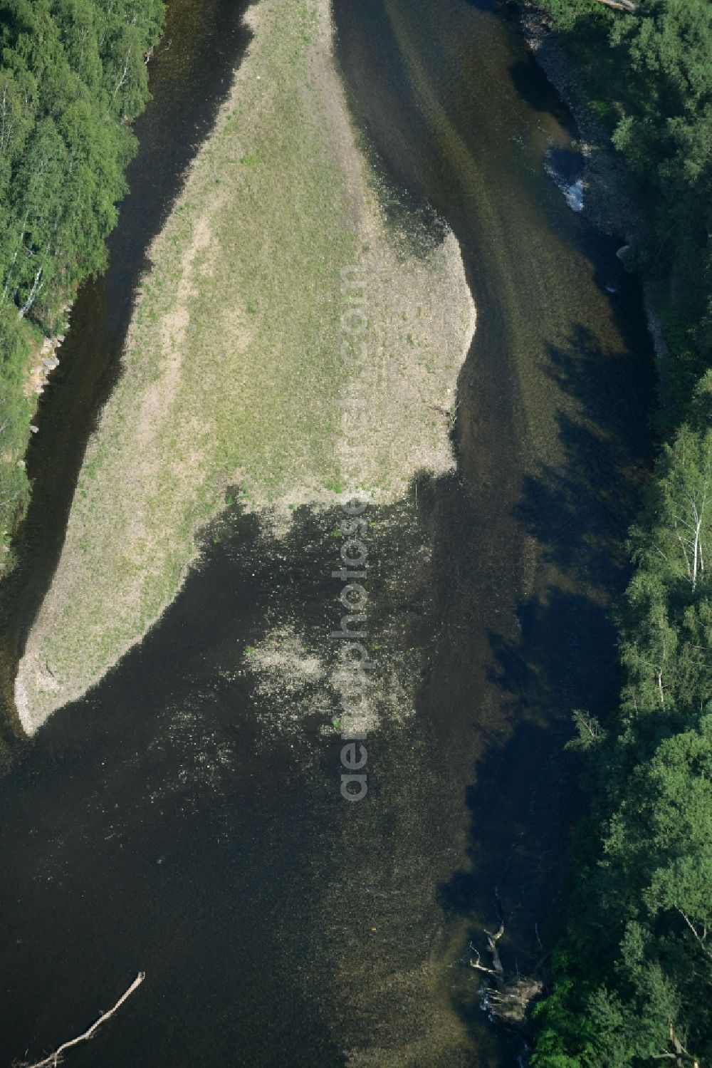 Limbach-Oberfrohna from above - Shore areas exposed by low-water level riverbed of Zwickauer Mulde in Limbach-Oberfrohna in the state of Saxony